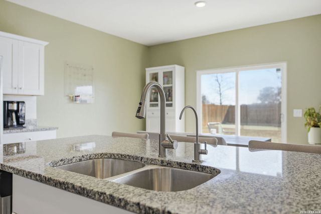 5496 Rue Girard, Converse, TX 78109