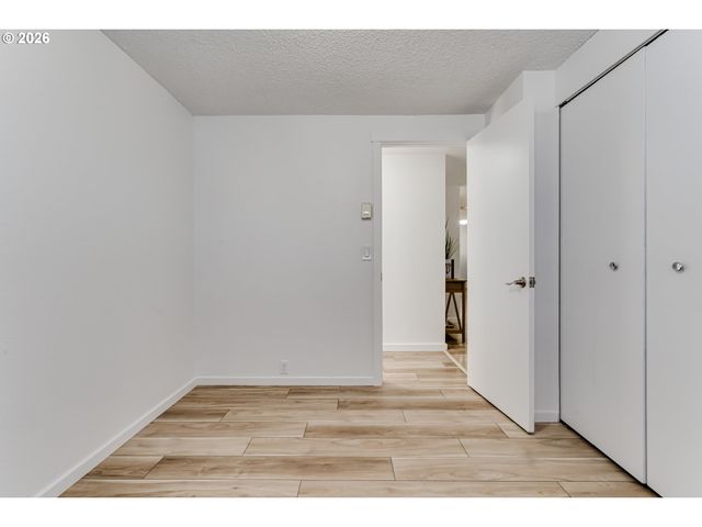 2456 CARBONA St, Eugene, OR 97404