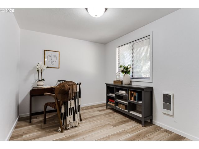 2456 CARBONA St, Eugene, OR 97404
