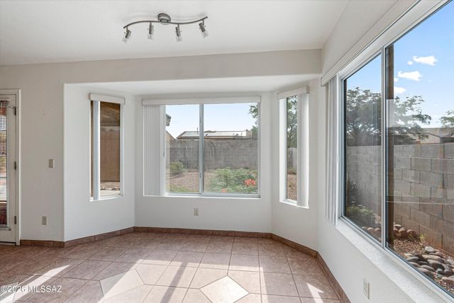 7983 S Teaberry Avenue, Tucson, AZ 85747