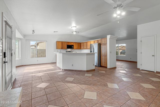7983 S Teaberry Avenue, Tucson, AZ 85747
