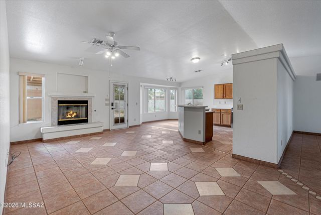 7983 S Teaberry Avenue, Tucson, AZ 85747