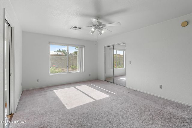 7983 S Teaberry Avenue, Tucson, AZ 85747