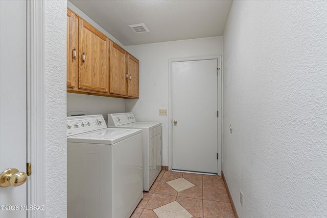 7983 S Teaberry Avenue, Tucson, AZ 85747