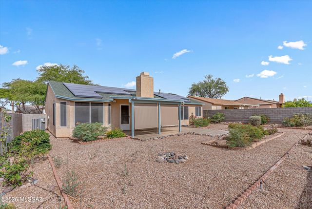 7983 S Teaberry Avenue, Tucson, AZ 85747