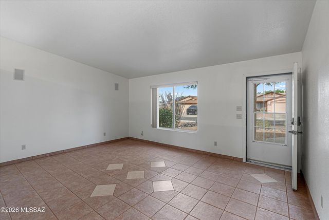 7983 S Teaberry Avenue, Tucson, AZ 85747