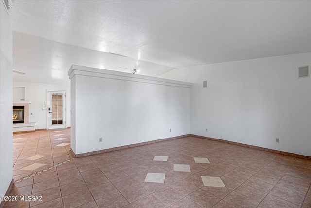 7983 S Teaberry Avenue, Tucson, AZ 85747