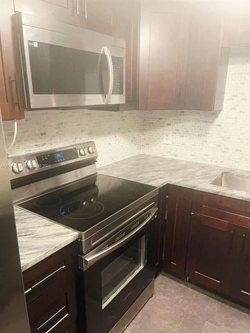5961 N Falls Cir Dr 109, Lauderhill, FL 33319