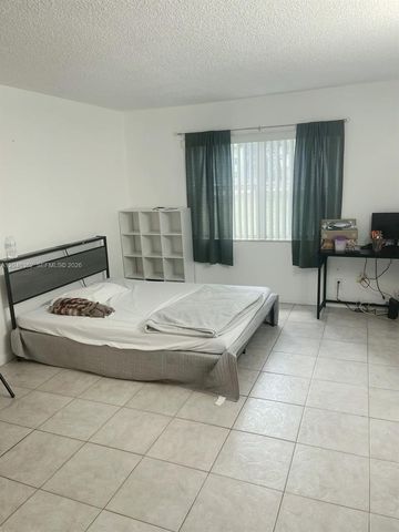 5961 N Falls Cir Dr 109, Lauderhill, FL 33319