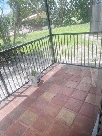 5961 N Falls Cir Dr 109, Lauderhill, FL 33319