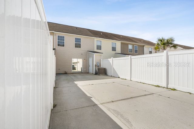 347 Campus Ln, Bluffton, SC 29909