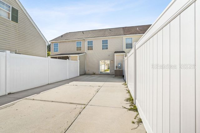 347 Campus Ln, Bluffton, SC 29909