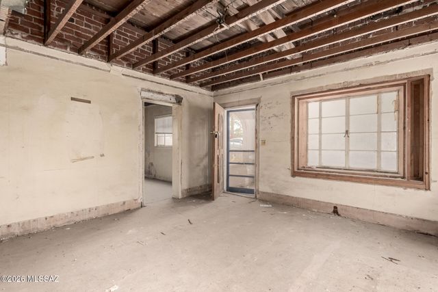 230 N Warren Avenue, Tucson, AZ 85719