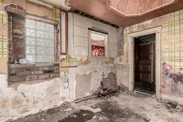 230 N Warren Avenue, Tucson, AZ 85719