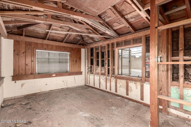 230 N Warren Avenue, Tucson, AZ 85719