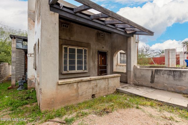 230 N Warren Avenue, Tucson, AZ 85719