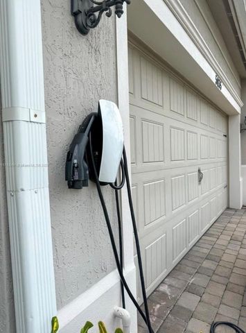 5035 Eucalyptus Drive, Hollywood, FL 33021