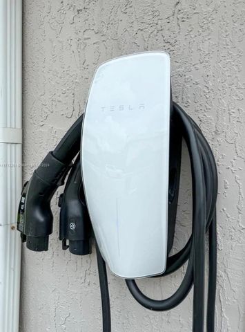 5035 Eucalyptus Drive, Hollywood, FL 33021