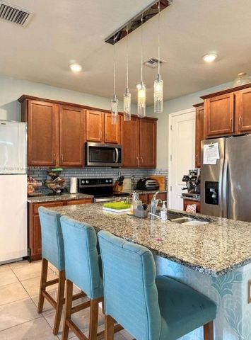 5035 Eucalyptus Drive, Hollywood, FL 33021