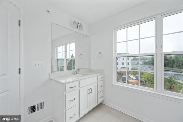 8269 KNIGHT STATION WAY, Manassas, VA 20110