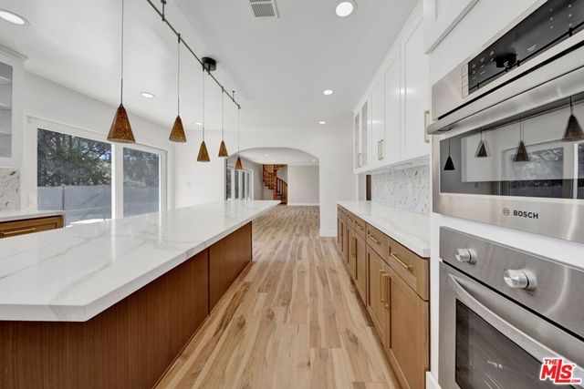 16608 Park Lane Circle, Los Angeles, CA 90049