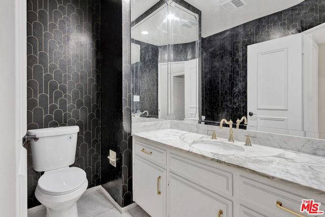 16608 Park Lane Circle, Los Angeles, CA 90049