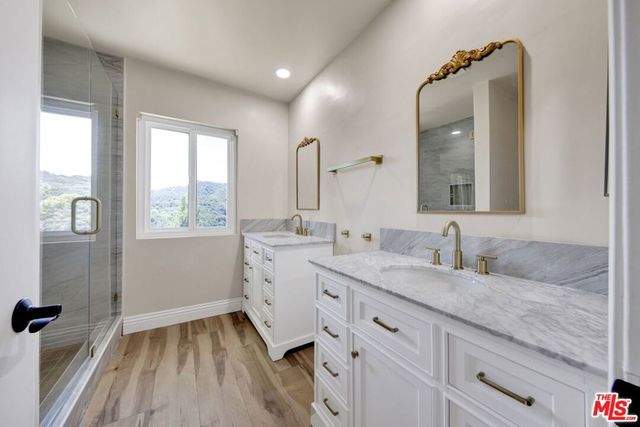 16608 Park Lane Circle, Los Angeles, CA 90049
