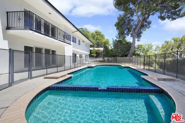 16608 Park Lane Circle, Los Angeles, CA 90049