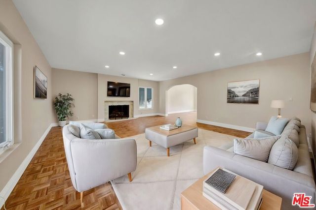16608 Park Lane Circle, Los Angeles, CA 90049
