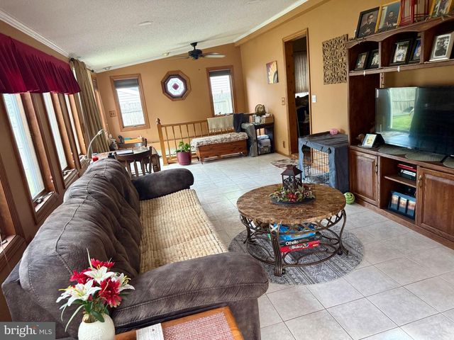 90 GRANDVIEW AVE, Hamilton, NJ 08620