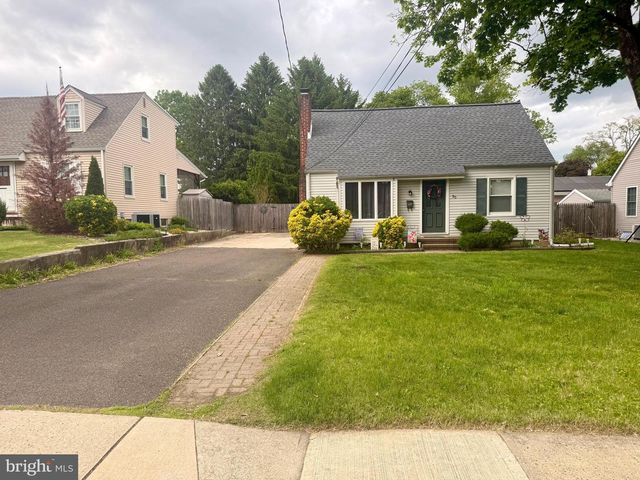 90 GRANDVIEW AVE, Hamilton, NJ 08620