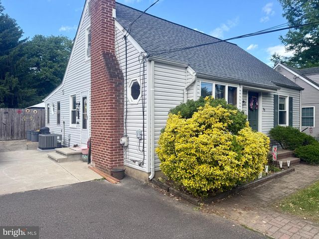 90 GRANDVIEW AVE, Hamilton, NJ 08620