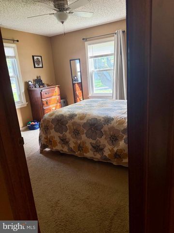 90 GRANDVIEW AVE, Hamilton, NJ 08620