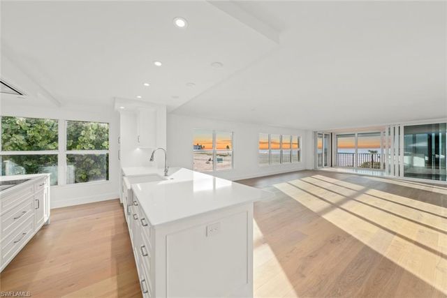 3127 W Gulf DR # 101, Sanibel, FL 33957