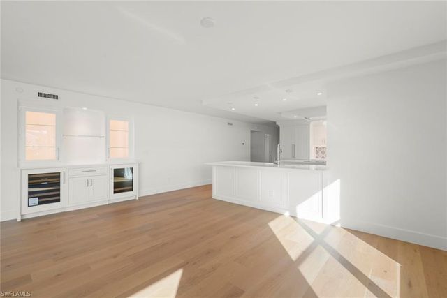 3127 W Gulf DR # 101, Sanibel, FL 33957