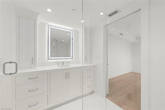 3127 W Gulf DR # 101, Sanibel, FL 33957