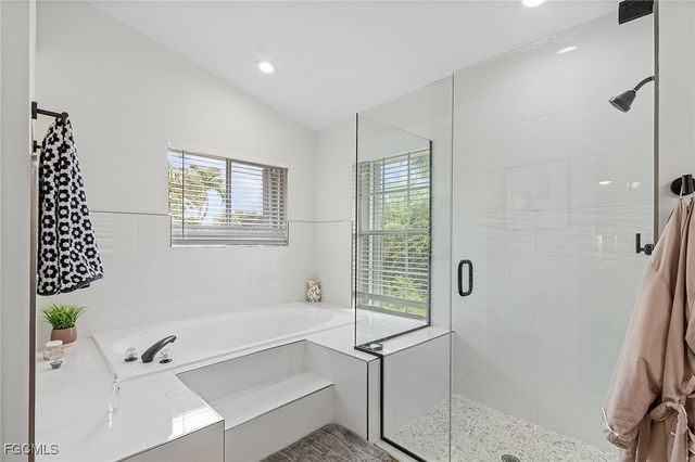 527 SE 36th ST, Cape Coral, FL 33904