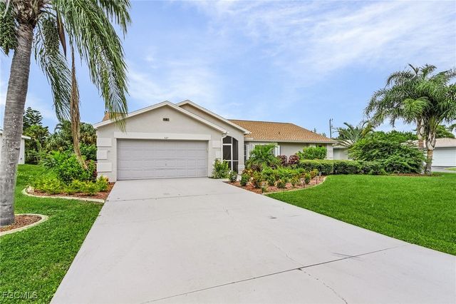 527 SE 36th ST, Cape Coral, FL 33904