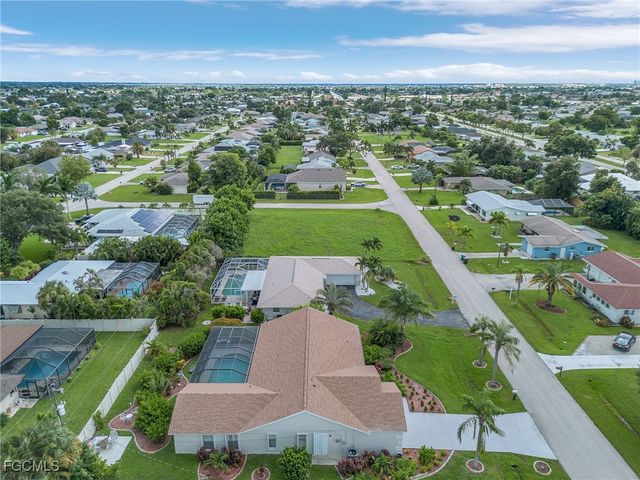527 SE 36th ST, Cape Coral, FL 33904