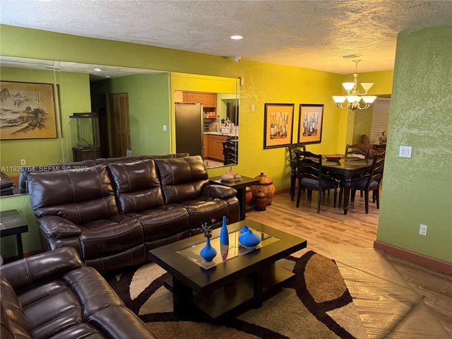 2926 NW 191st Ln, Miami Gardens, FL 33056