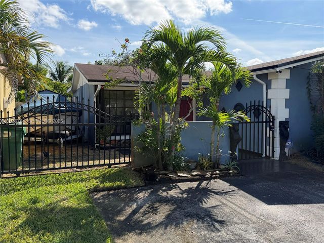 2926 NW 191st Ln, Miami Gardens, FL 33056