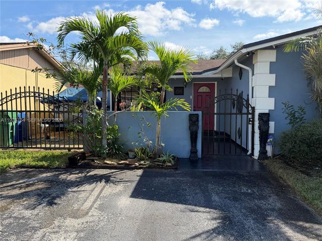 2926 NW 191st Ln, Miami Gardens, FL 33056