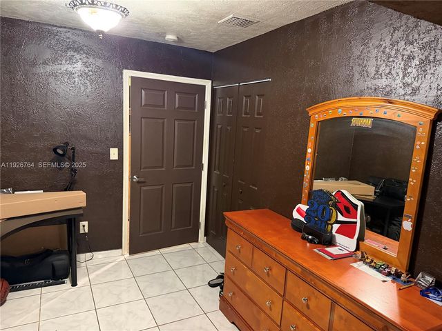 2926 NW 191st Ln, Miami Gardens, FL 33056