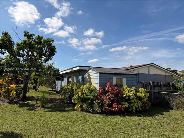 2926 NW 191st Ln, Miami Gardens, FL 33056