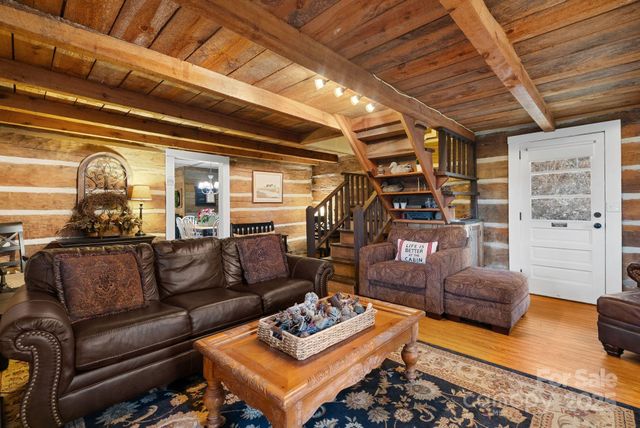 1040 Oak Ridge Lane, Mars Hill, NC 28754