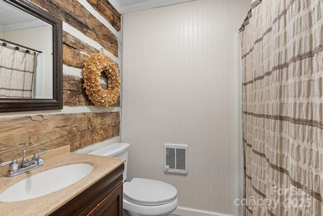 1040 Oak Ridge Lane, Mars Hill, NC 28754