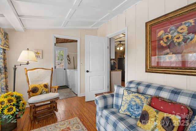 1040 Oak Ridge Lane, Mars Hill, NC 28754