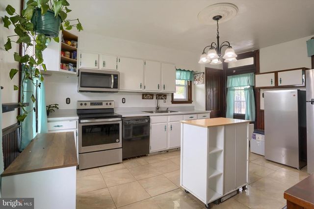 120 S 5TH AVE, Lebanon, PA 17042