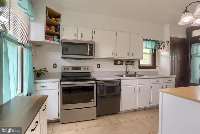 120 S 5TH AVE, Lebanon, PA 17042