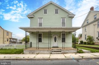 120 S 5TH AVE, Lebanon, PA 17042